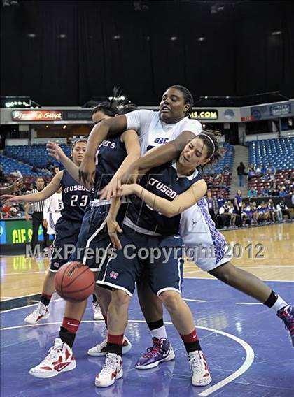 Thumbnail 2 in Modesto Christian vs. Sacramento (CIF SJS D3 Final) photogallery.