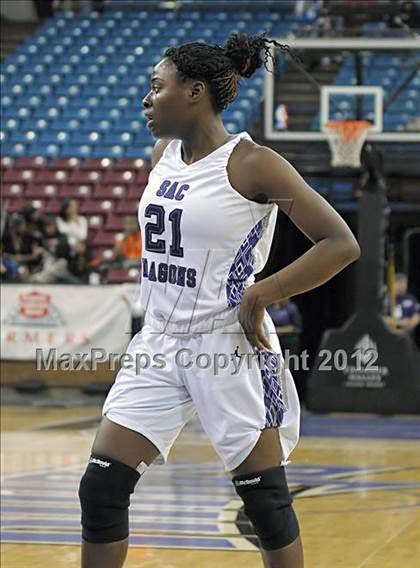 Thumbnail 3 in Modesto Christian vs. Sacramento (CIF SJS D3 Final) photogallery.