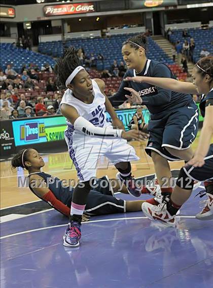 Thumbnail 3 in Modesto Christian vs. Sacramento (CIF SJS D3 Final) photogallery.