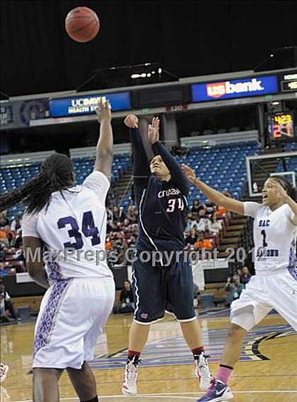 Thumbnail 2 in Modesto Christian vs. Sacramento (CIF SJS D3 Final) photogallery.