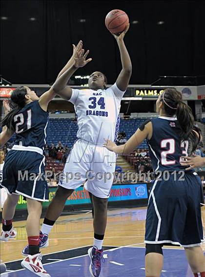 Thumbnail 3 in Modesto Christian vs. Sacramento (CIF SJS D3 Final) photogallery.