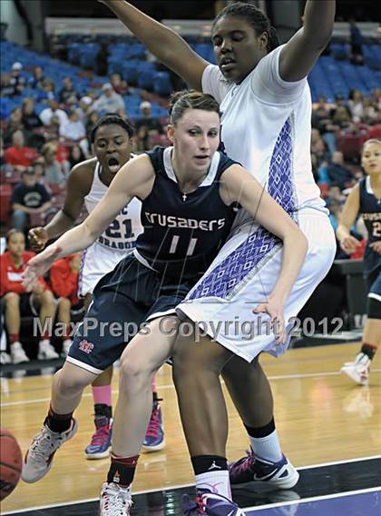 Thumbnail 3 in Modesto Christian vs. Sacramento (CIF SJS D3 Final) photogallery.