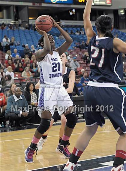 Thumbnail 2 in Modesto Christian vs. Sacramento (CIF SJS D3 Final) photogallery.
