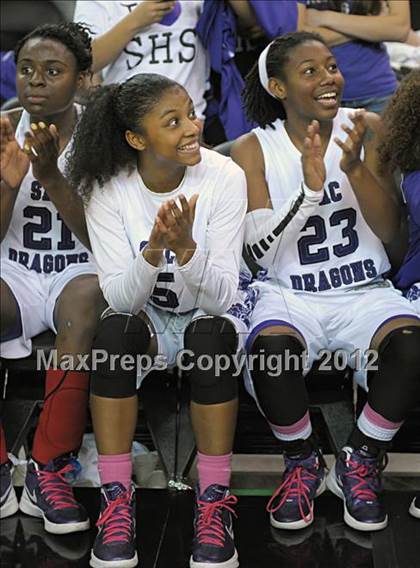 Thumbnail 3 in Modesto Christian vs. Sacramento (CIF SJS D3 Final) photogallery.