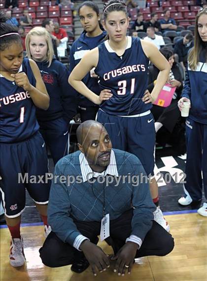 Thumbnail 3 in Modesto Christian vs. Sacramento (CIF SJS D3 Final) photogallery.