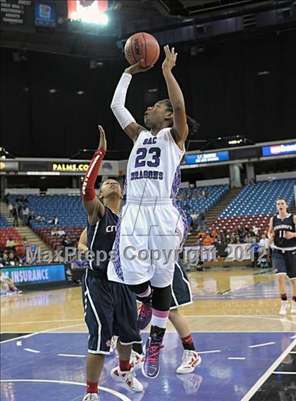Thumbnail 2 in Modesto Christian vs. Sacramento (CIF SJS D3 Final) photogallery.