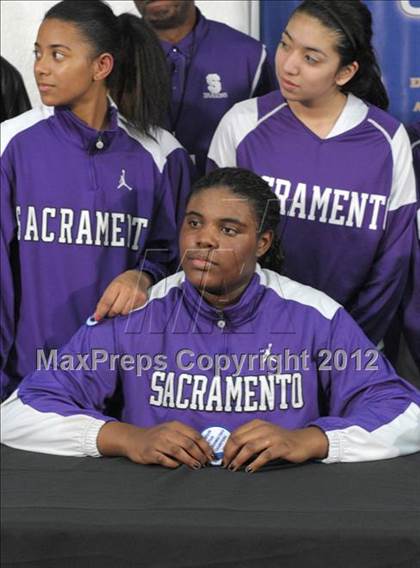 Thumbnail 1 in Modesto Christian vs. Sacramento (CIF SJS D3 Final) photogallery.