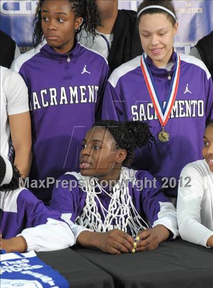Thumbnail 3 in Modesto Christian vs. Sacramento (CIF SJS D3 Final) photogallery.
