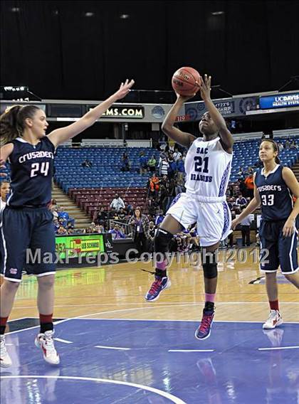 Thumbnail 3 in Modesto Christian vs. Sacramento (CIF SJS D3 Final) photogallery.