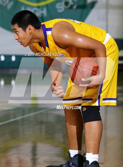 Thumbnail 2 in Mater Dei vs. Lynwood (The Classic at Damien) photogallery.