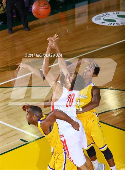 Thumbnail 3 in Mater Dei vs. Lynwood (The Classic at Damien) photogallery.