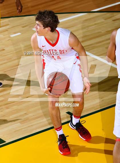 Thumbnail 2 in Mater Dei vs. Lynwood (The Classic at Damien) photogallery.
