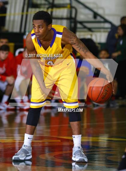 Thumbnail 3 in Mater Dei vs. Lynwood (The Classic at Damien) photogallery.