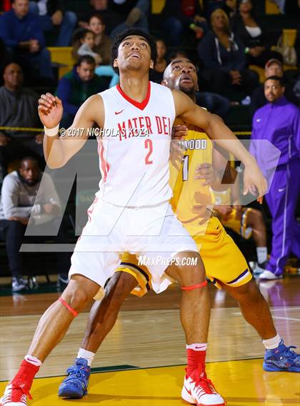 Thumbnail 3 in Mater Dei vs. Lynwood (The Classic at Damien) photogallery.