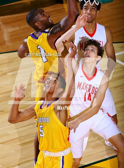 Thumbnail 3 in Mater Dei vs. Lynwood (The Classic at Damien) photogallery.