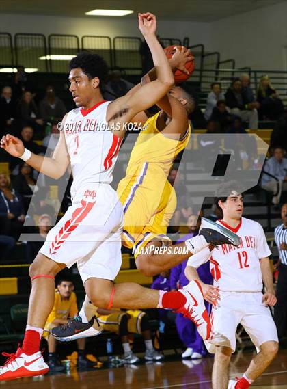 Thumbnail 3 in Mater Dei vs. Lynwood (The Classic at Damien) photogallery.