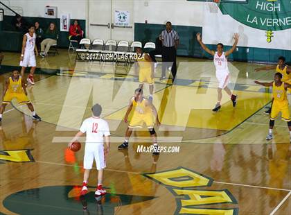 Thumbnail 3 in Mater Dei vs. Lynwood (The Classic at Damien) photogallery.
