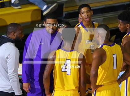 Thumbnail 2 in Mater Dei vs. Lynwood (The Classic at Damien) photogallery.