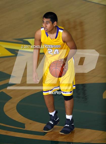 Thumbnail 1 in Mater Dei vs. Lynwood (The Classic at Damien) photogallery.