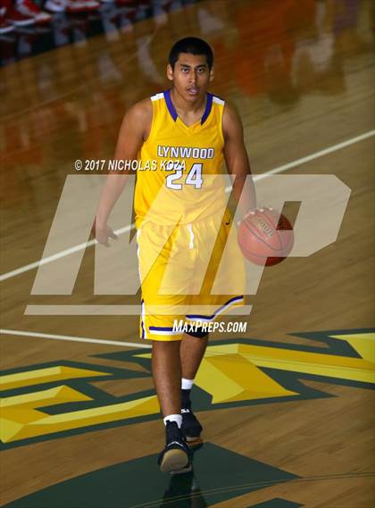 Thumbnail 3 in Mater Dei vs. Lynwood (The Classic at Damien) photogallery.