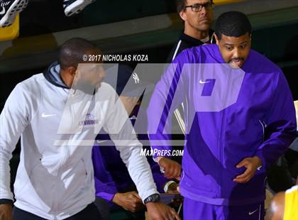 Thumbnail 3 in Mater Dei vs. Lynwood (The Classic at Damien) photogallery.