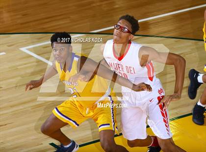 Thumbnail 1 in Mater Dei vs. Lynwood (The Classic at Damien) photogallery.