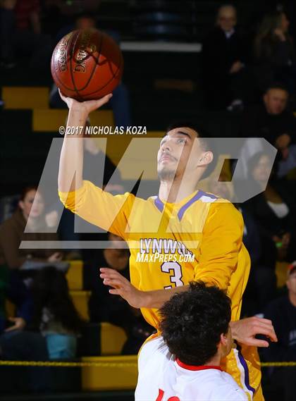 Thumbnail 1 in Mater Dei vs. Lynwood (The Classic at Damien) photogallery.