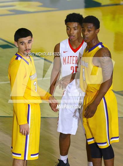 Thumbnail 3 in Mater Dei vs. Lynwood (The Classic at Damien) photogallery.
