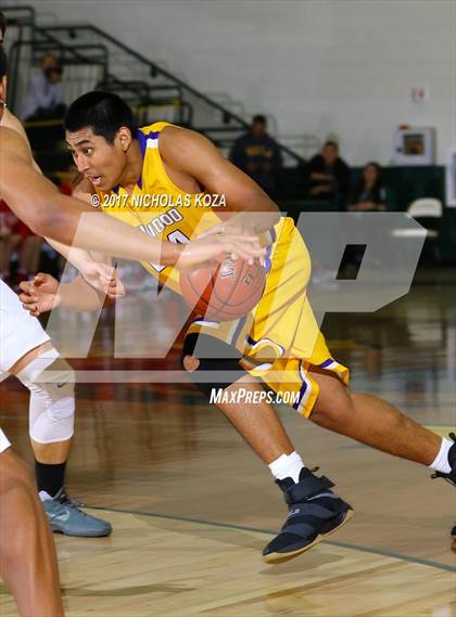 Thumbnail 1 in Mater Dei vs. Lynwood (The Classic at Damien) photogallery.