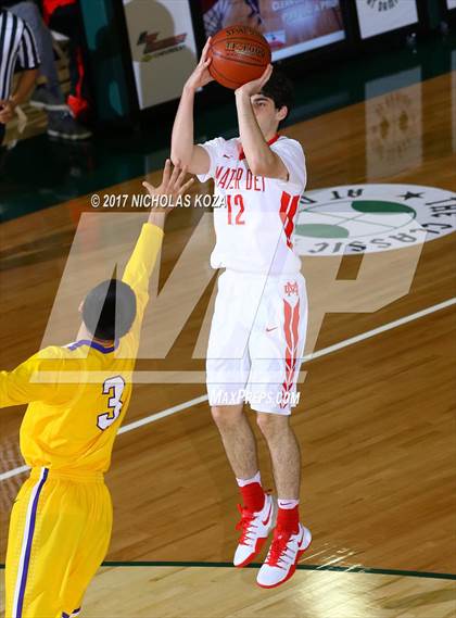 Thumbnail 2 in Mater Dei vs. Lynwood (The Classic at Damien) photogallery.