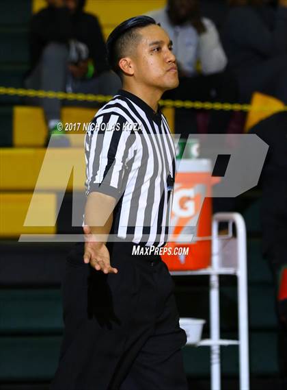 Thumbnail 3 in Mater Dei vs. Lynwood (The Classic at Damien) photogallery.