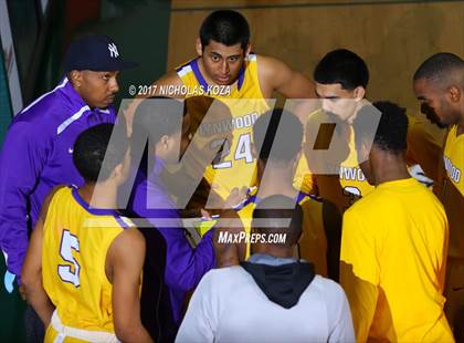 Thumbnail 1 in Mater Dei vs. Lynwood (The Classic at Damien) photogallery.