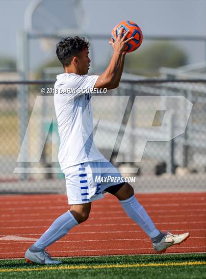 Thumbnail 2 in Campo Verde vs. Chandler (Coyote Classic Tournament) photogallery.