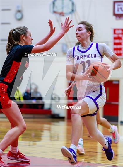 Thumbnail 1 in Garfield vs. Mount Si photogallery.