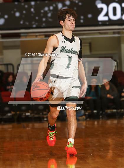 Thumbnail 3 in Yorktown vs. Mamaroneck (Slam Dunk Showcase) photogallery.