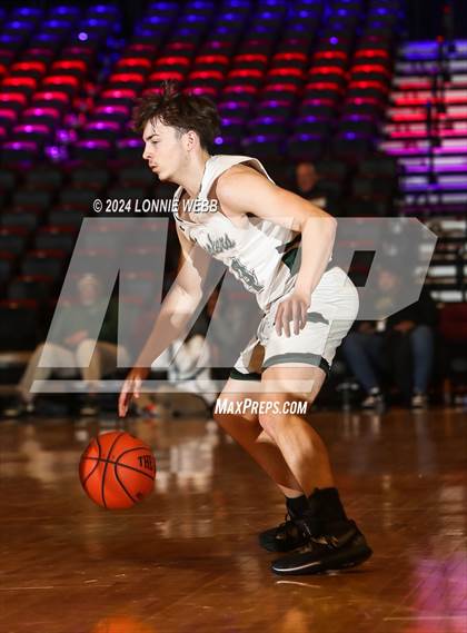 Thumbnail 3 in Yorktown vs. Mamaroneck (Slam Dunk Showcase) photogallery.