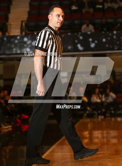 Thumbnail 3 in Yorktown vs. Mamaroneck (Slam Dunk Showcase) photogallery.