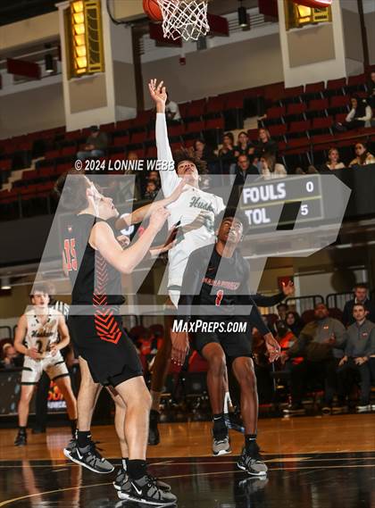 Thumbnail 2 in Yorktown vs. Mamaroneck (Slam Dunk Showcase) photogallery.