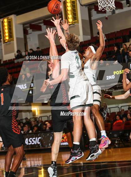 Thumbnail 2 in Yorktown vs. Mamaroneck (Slam Dunk Showcase) photogallery.