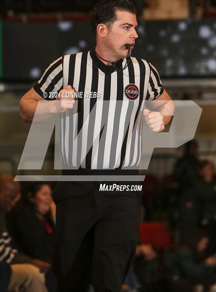 Thumbnail 3 in Yorktown vs. Mamaroneck (Slam Dunk Showcase) photogallery.