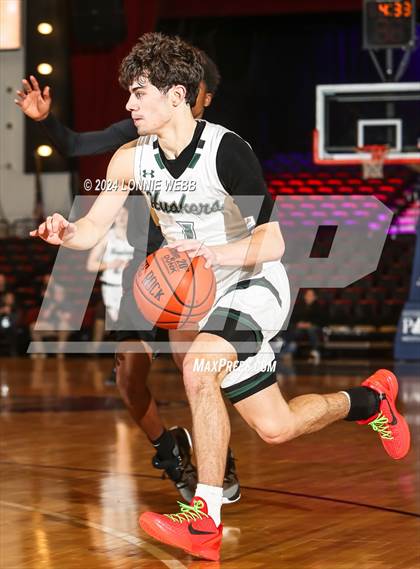 Thumbnail 1 in Yorktown vs. Mamaroneck (Slam Dunk Showcase) photogallery.