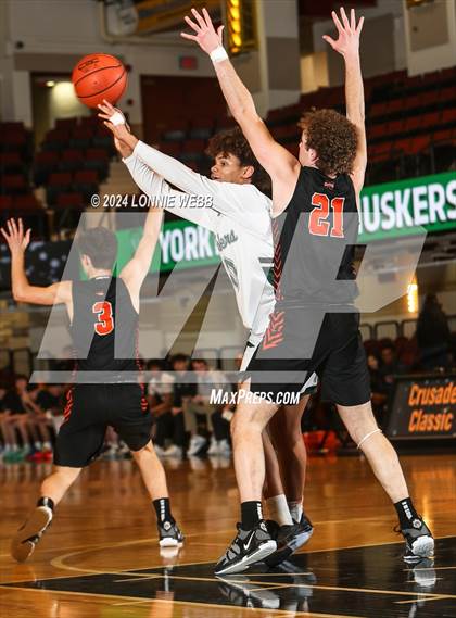 Thumbnail 1 in Yorktown vs. Mamaroneck (Slam Dunk Showcase) photogallery.