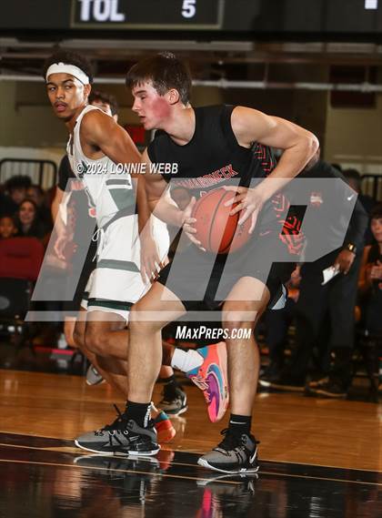 Thumbnail 3 in Yorktown vs. Mamaroneck (Slam Dunk Showcase) photogallery.