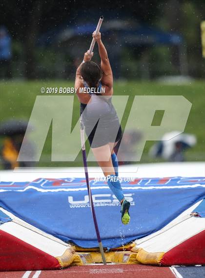 Thumbnail 3 in CIF Central Section Masters Track & Field Championship photogallery.