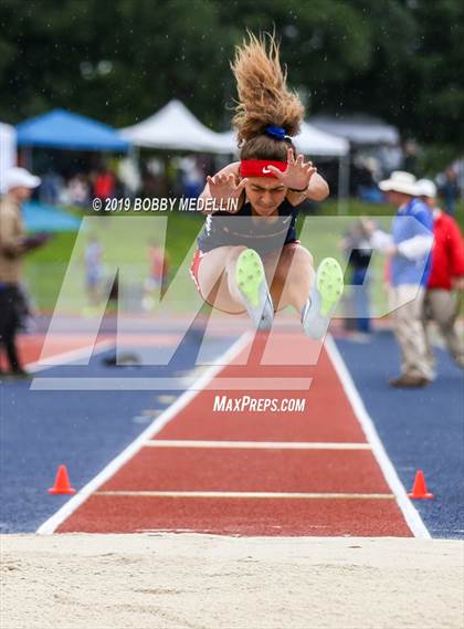 Thumbnail 3 in CIF Central Section Masters Track & Field Championship photogallery.