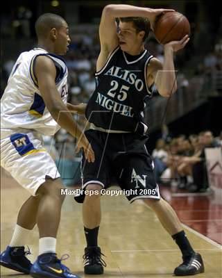 Thumbnail 3 in Aliso Niguel vs. El Toro (Sec. I-A Final)#1 photogallery.