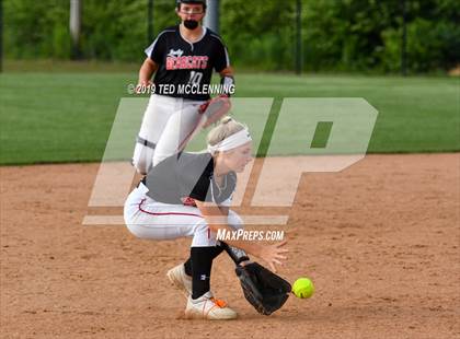 Thumbnail 2 in Farmington vs. Brookland (AAA 4A Semifinal) photogallery.