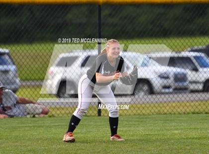 Thumbnail 1 in Farmington vs. Brookland (AAA 4A Semifinal) photogallery.
