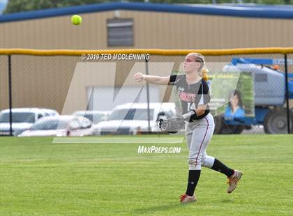 Thumbnail 1 in Farmington vs. Brookland (AAA 4A Semifinal) photogallery.