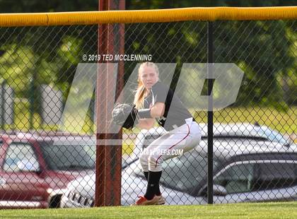 Thumbnail 1 in Farmington vs. Brookland (AAA 4A Semifinal) photogallery.